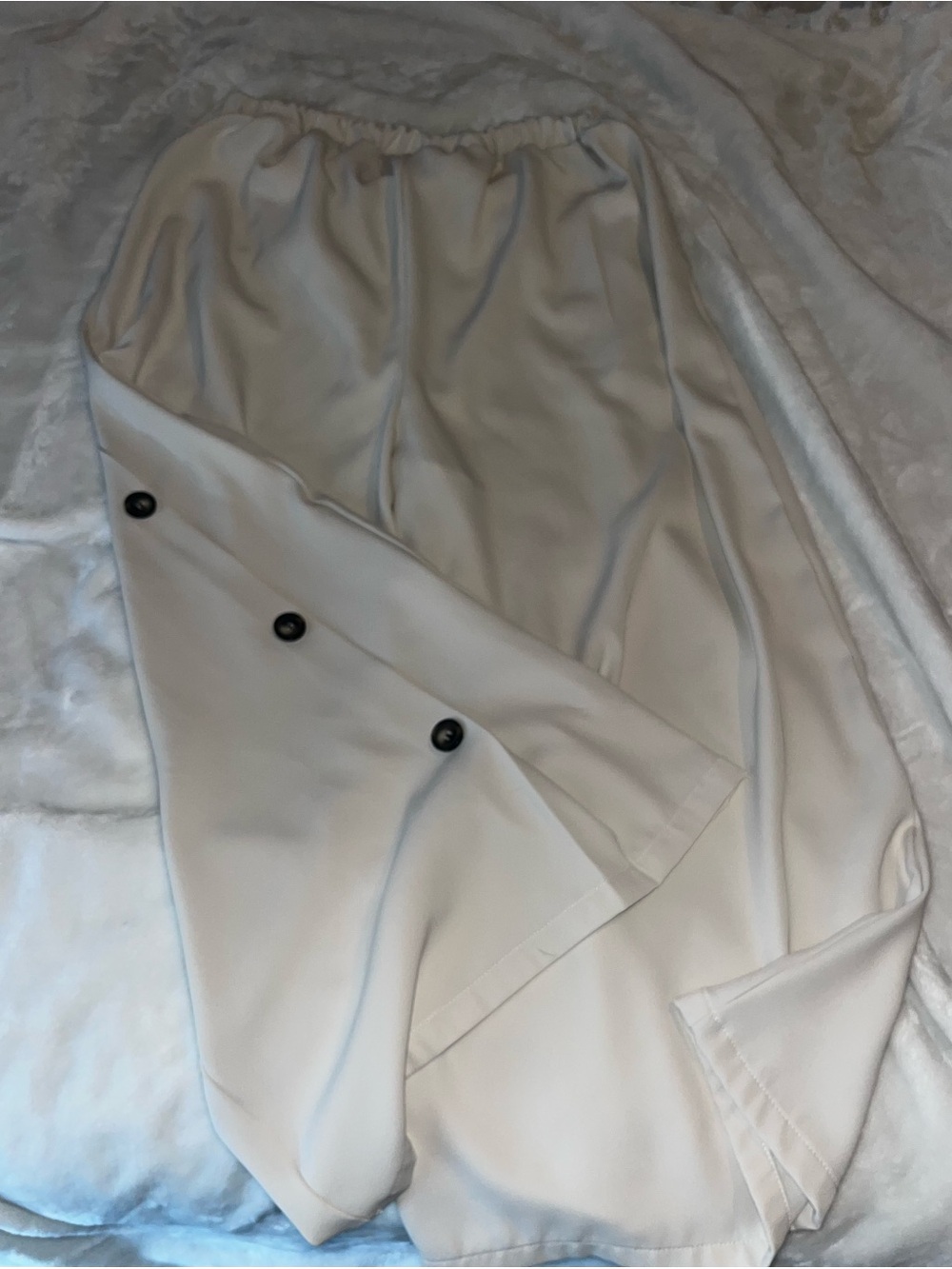 MELLODAY Off-White Wide-Leg Pants with Side Button Detail - Picture 5 of 5